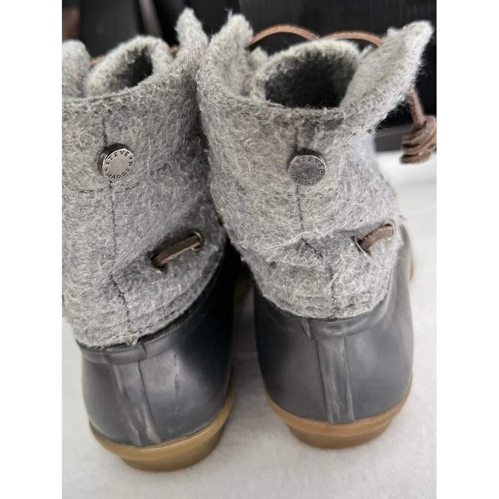 Steve Madden Gray Felt Duck Boots Waterproof Lace Up Winter Rain Boots Women's 7